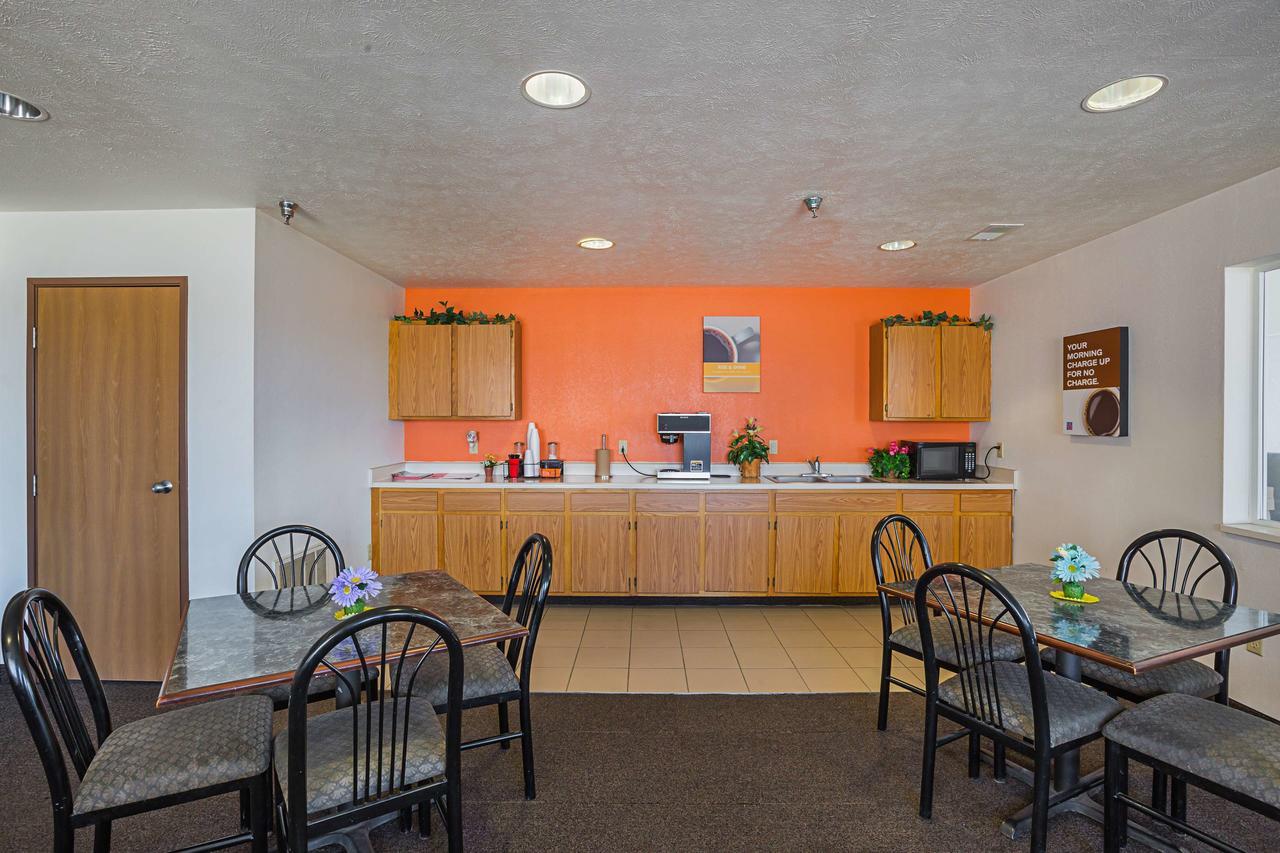 Motel 6 Omaha - Iat West מראה חיצוני תמונה